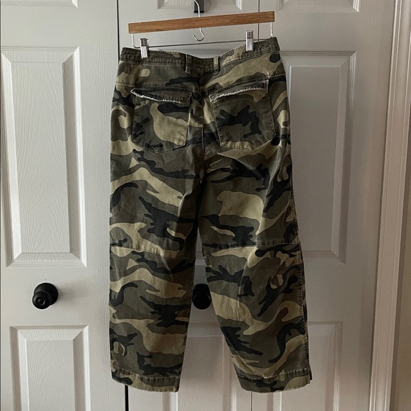 Kut from the Kloth Green Camo Barrel Pants - Picture 3 of 4